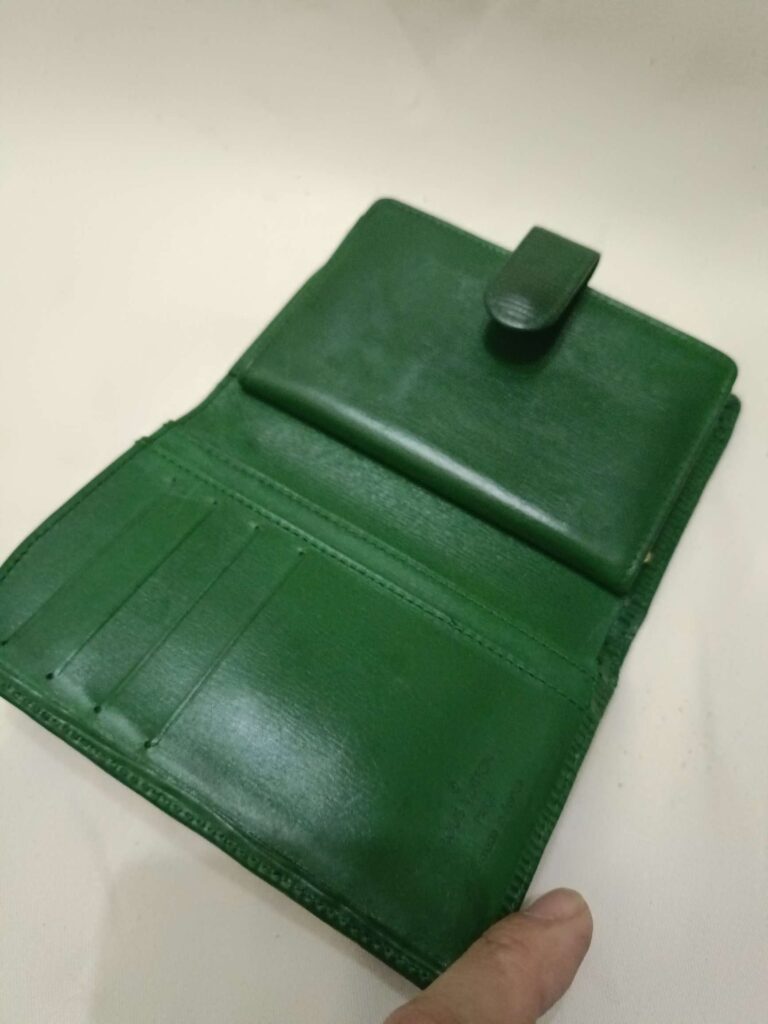 ヴィトン　エピ　財布　修理