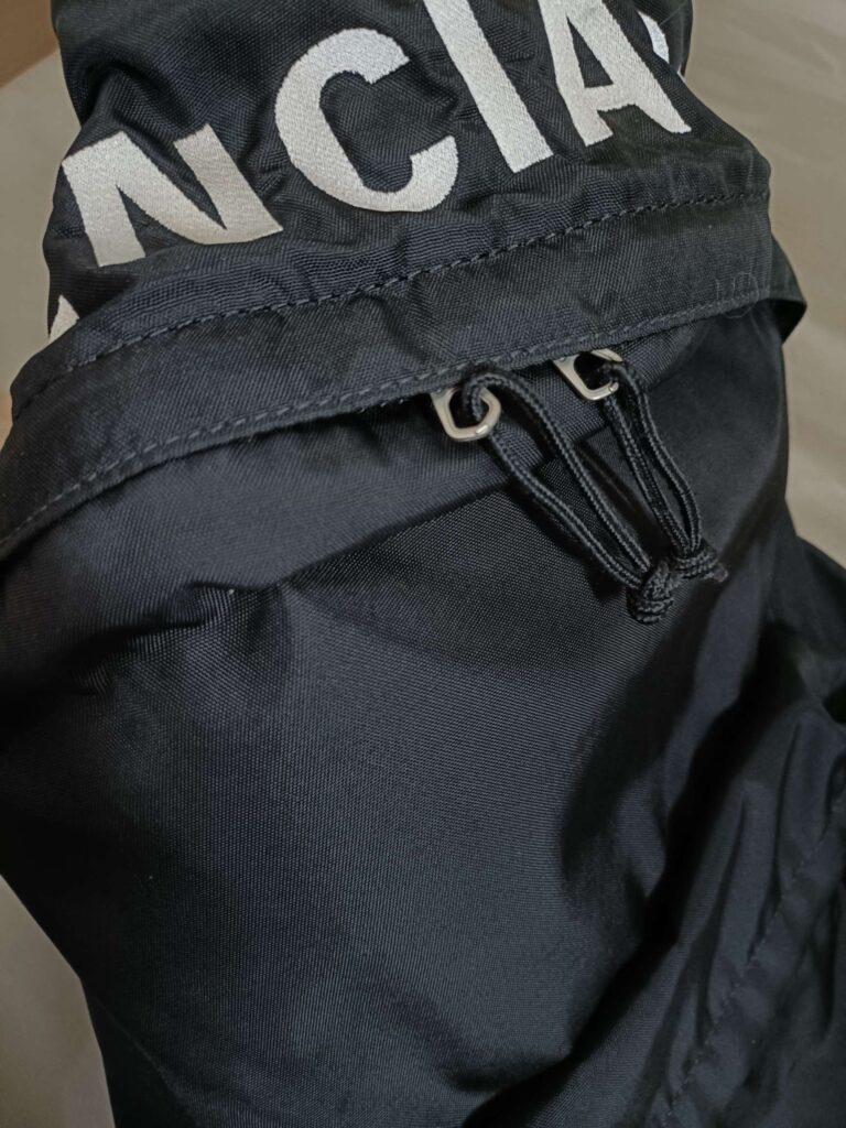 バレンシアガ　バックパック　修理